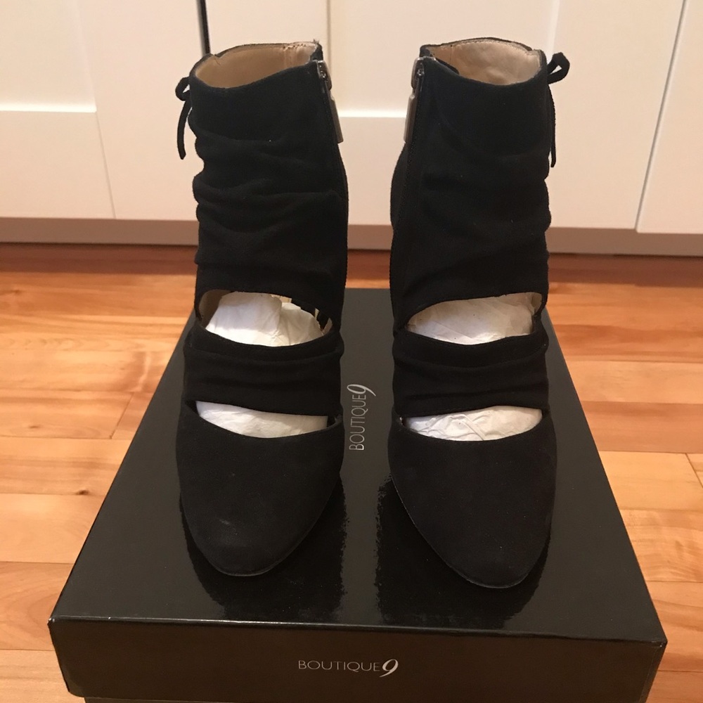 Suede Booties with side bows